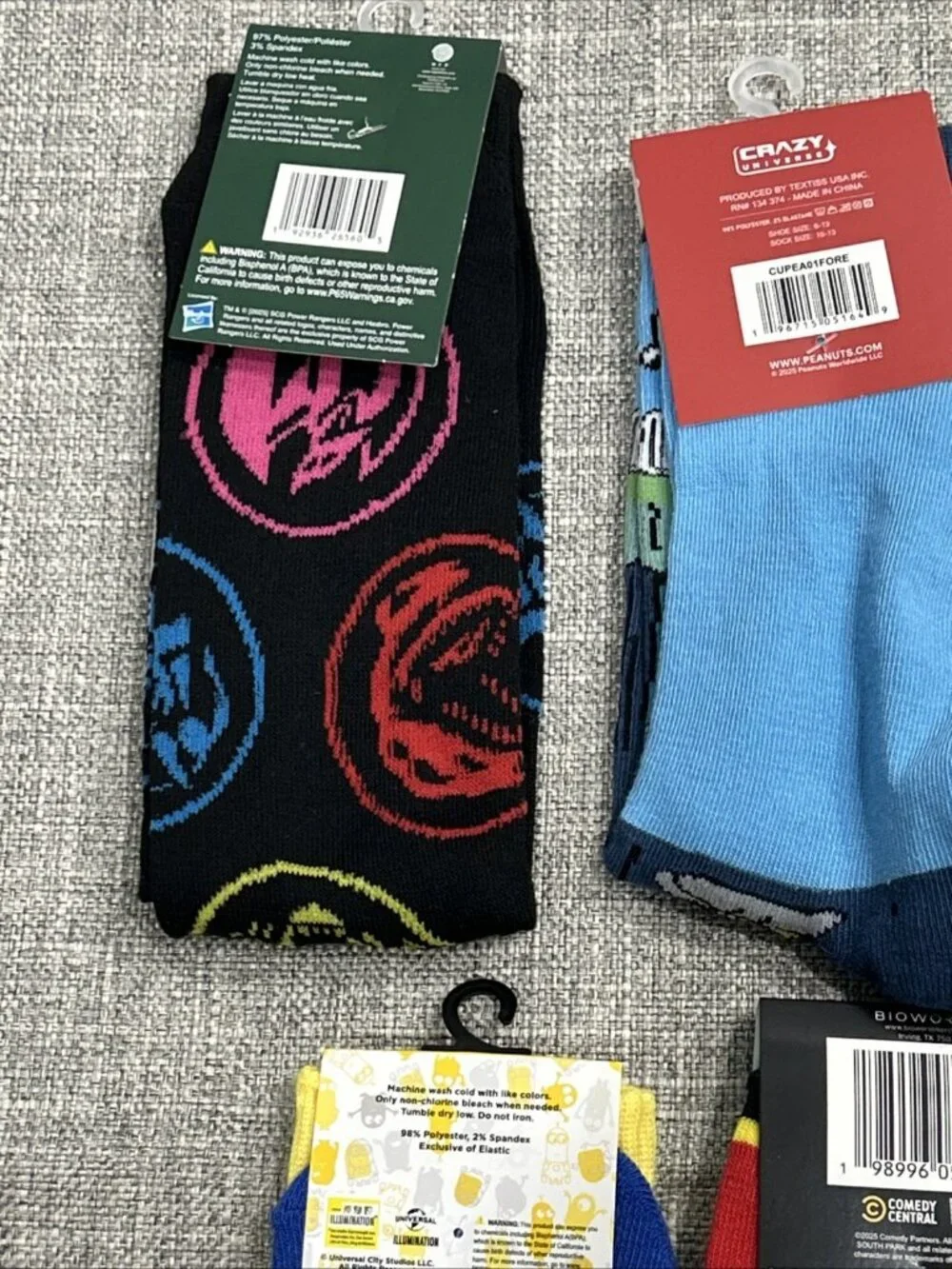 Lot of 4 Novelty Crew Socks Pop Culture Minions South Park Power Rangers Peanuts